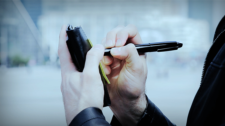 Phantom Wallet by Sylvain Vip & Maxime Schucht & Marchand de Trucs