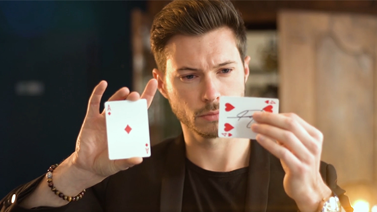 HOLD UP Red, Gimmick and Online Instructions by Sebastien Calbry