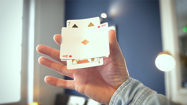HOLD UP Red, Gimmick and Online Instructions by Sebastien Calbry