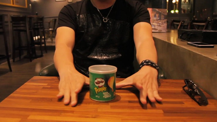 Pringles Go, Green to Red by Taiwan Ben and Julio Montoro
