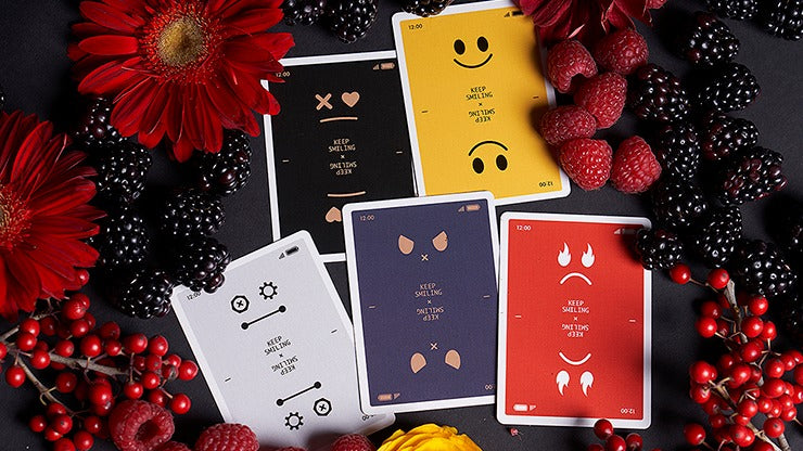 Keep Smiling Pearl Gold V2 Playing Cards by Bocopo