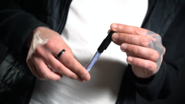 Visual Pen, Gimmicks and Online Instructions by Axel Vergnaud