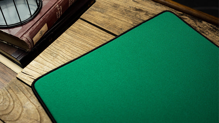 Sewn-Edge Basic Close-Up Pad, Green by TCC Presents
