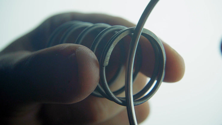 spRING, Gimmicks and Online Instructions by Joonas Mengel